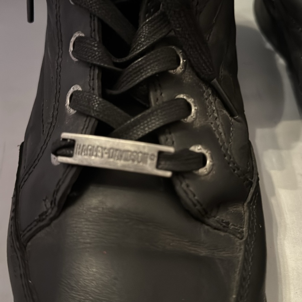 We need a Harley Davidson high tops size 11.5‎ - Picture 2 of 10